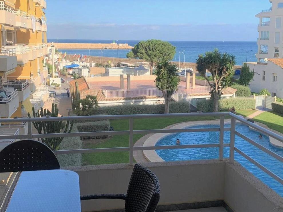 Acogedor Apartamento Frente Al Mar Con Piscina Алтеа Екстериор снимка
