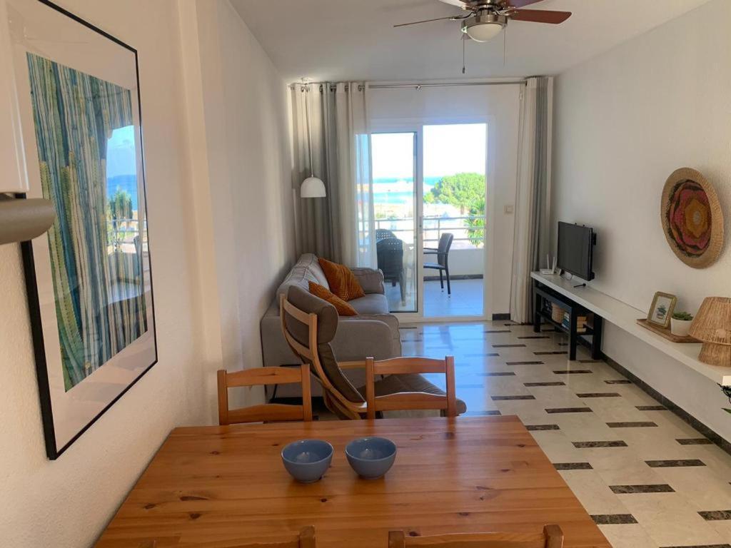 Acogedor Apartamento Frente Al Mar Con Piscina Алтеа Екстериор снимка