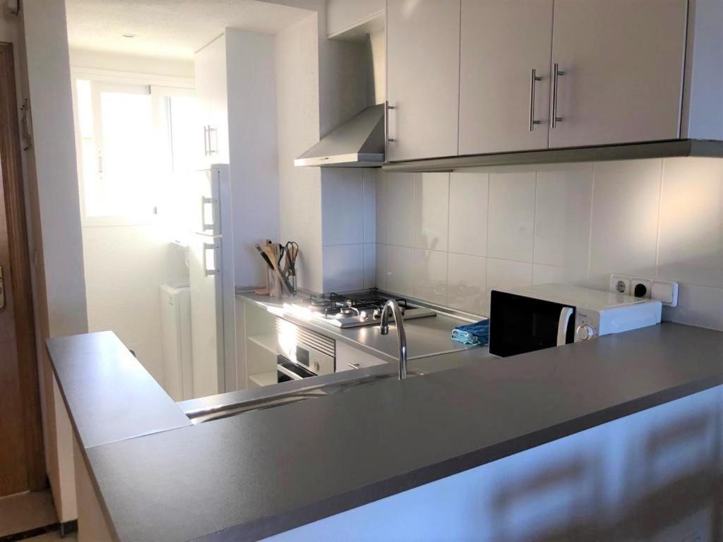 Acogedor Apartamento Frente Al Mar Con Piscina Алтеа Екстериор снимка