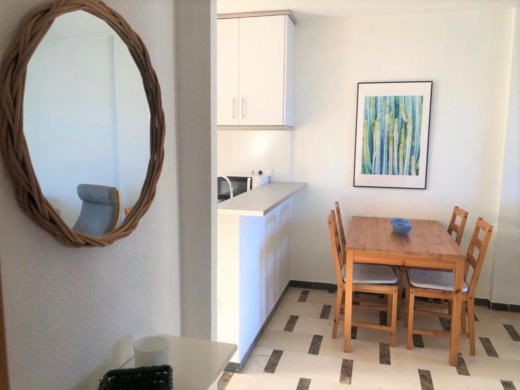 Acogedor Apartamento Frente Al Mar Con Piscina Алтеа Екстериор снимка