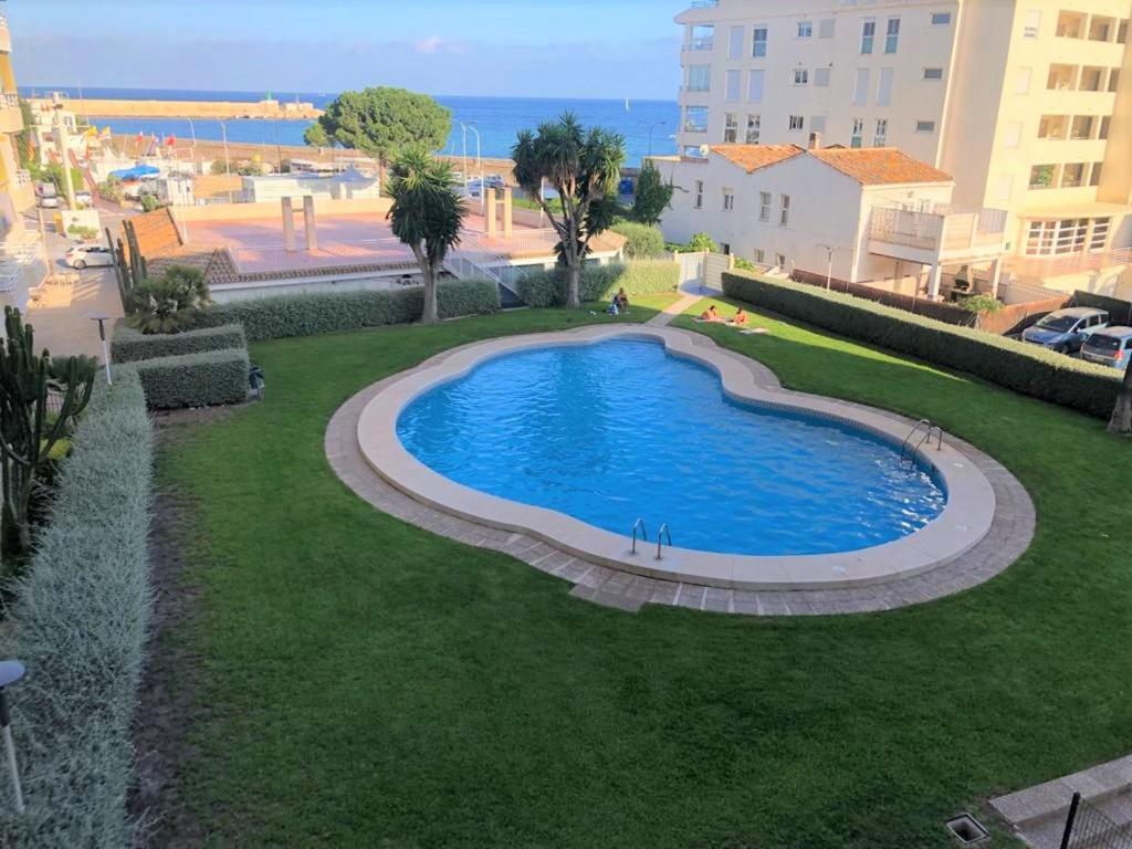 Acogedor Apartamento Frente Al Mar Con Piscina Алтеа Екстериор снимка